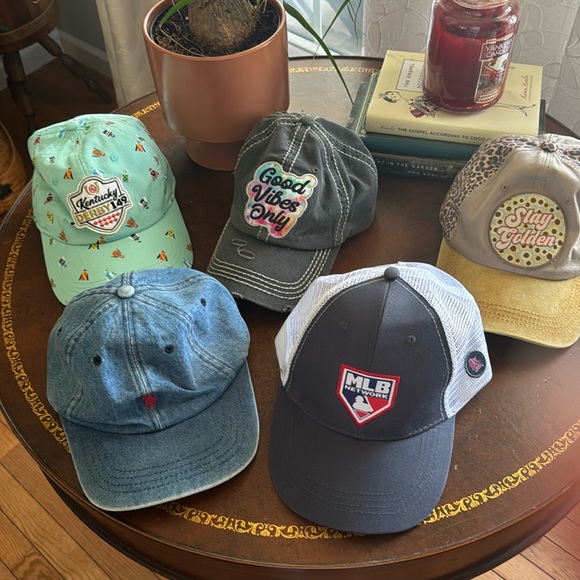 Women’s Adjustable Bill Hats - Picture 1 of 6